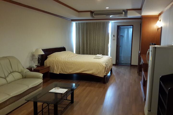 Room 16 of 90