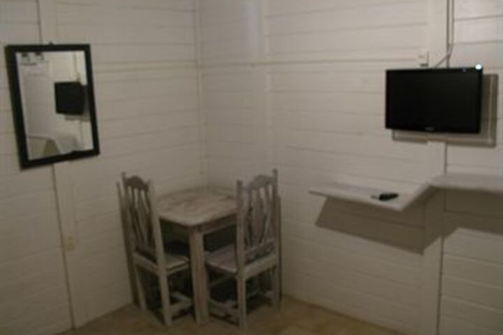 Room 7 of 14