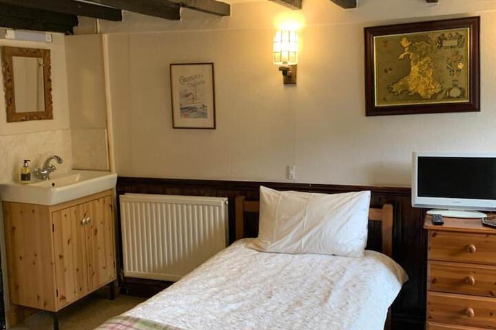 Room 14 of 35
