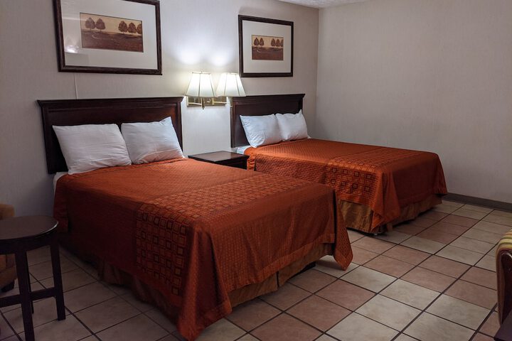 2 Double Beds (2 of 5)