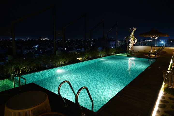 Pool 8 of 17