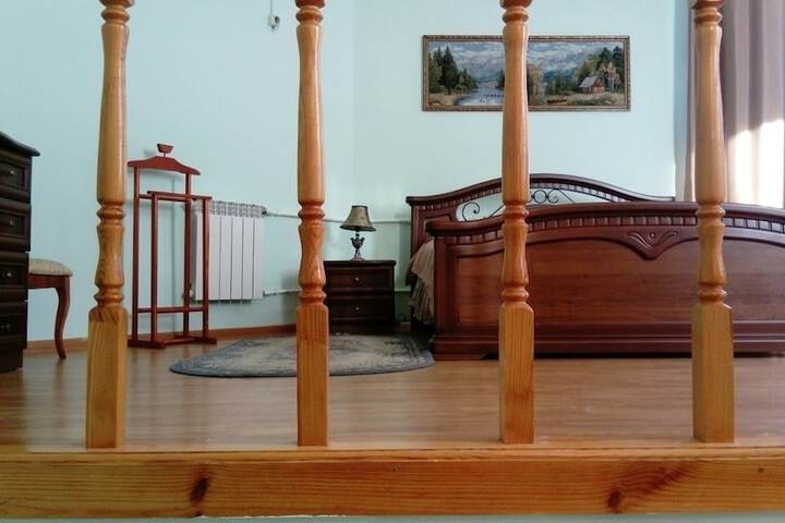 Room 5 of 12