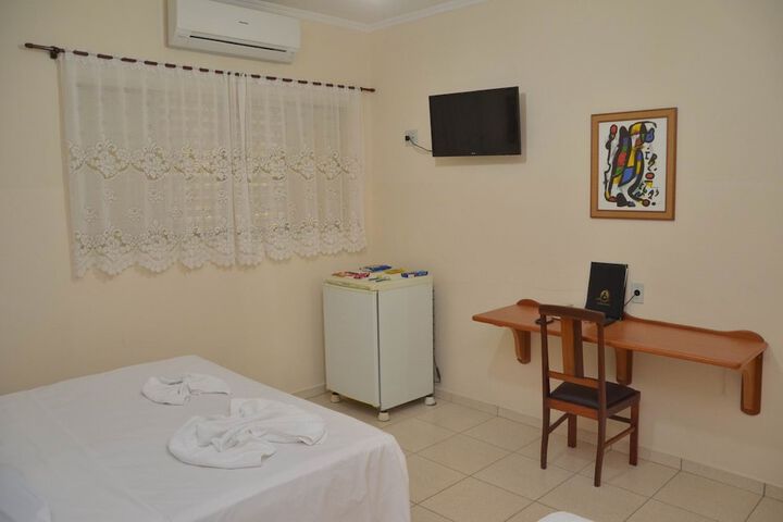 Room 6 of 68