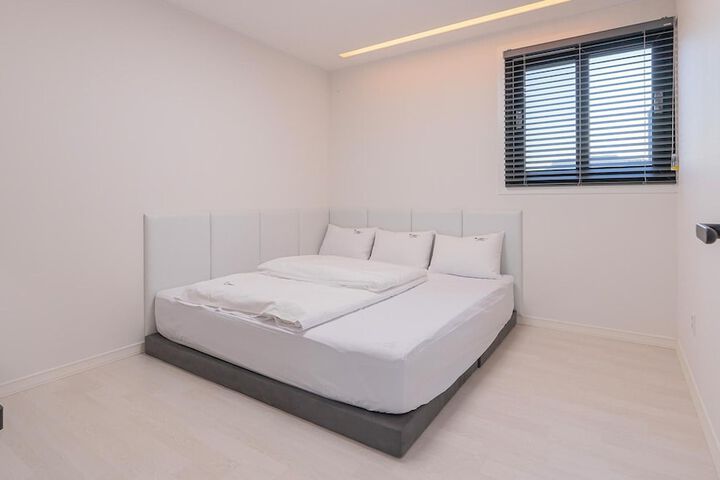 Room 115 of 188
