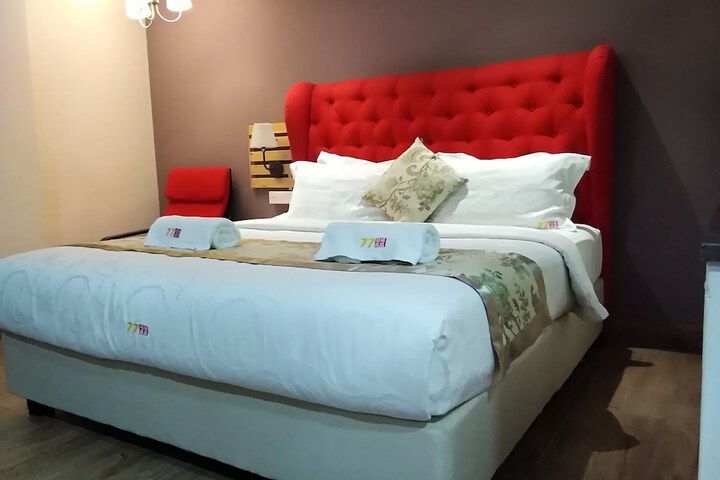 Room 25 of 63
