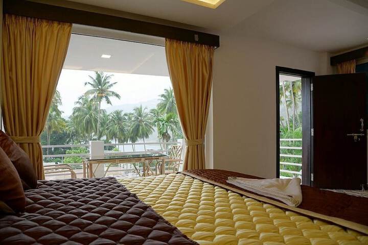 Room 3 of 30