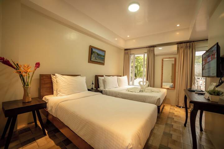 Room 10 of 26