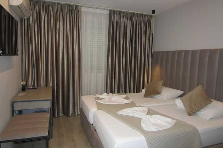 Room 40 of 74
