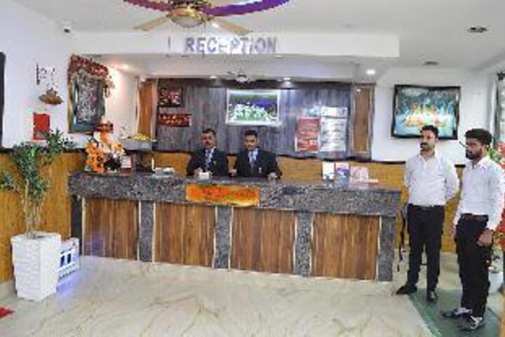 Hotel Om Karan Residency