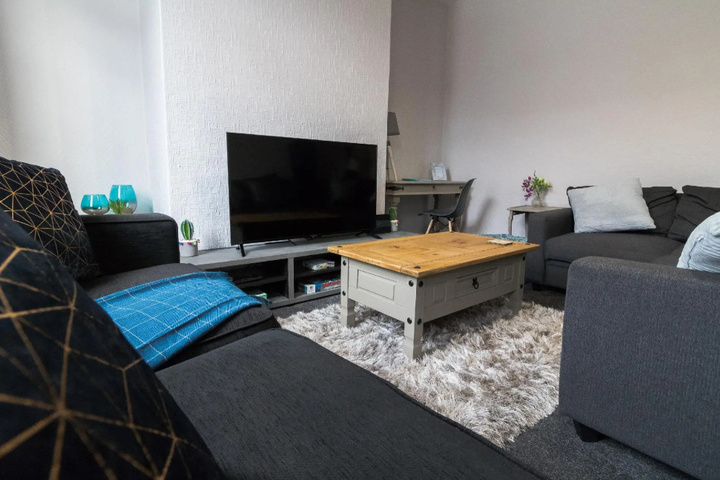 Ideal Home Away in Bury