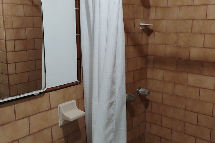 Room 20 of 28