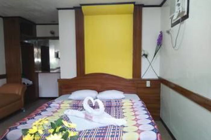 Room 53 of 68