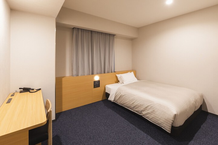Room 11 of 75