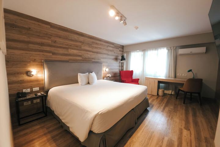 Room 46 of 104