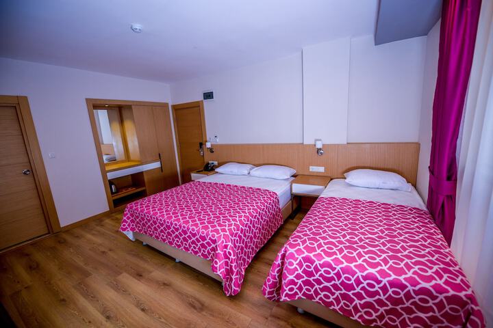 Room 9 of 20