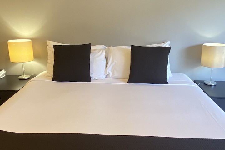 Room 4 of 49