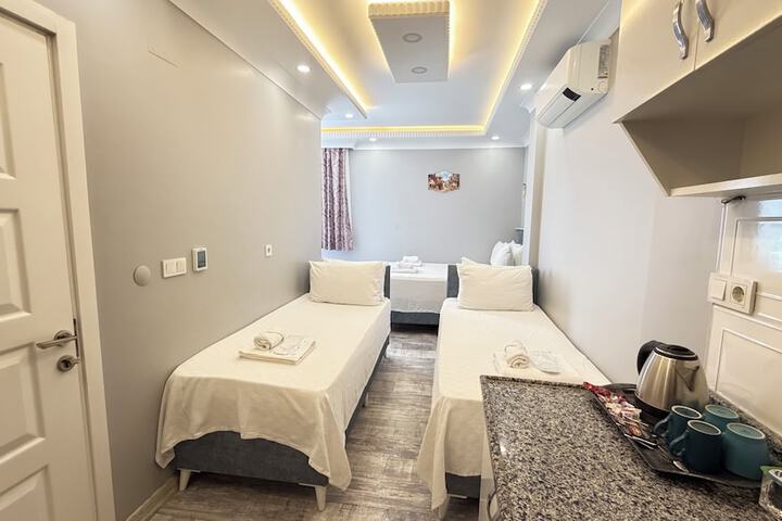 Room 14 of 105