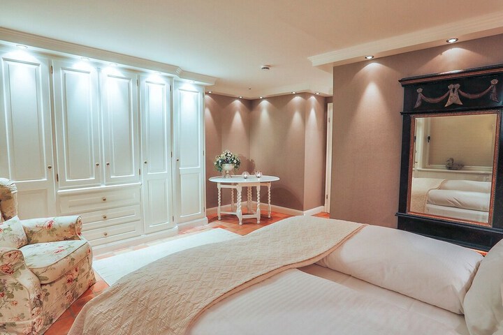 Room 5 of 23