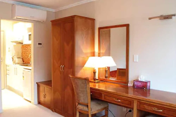 Room 11 of 35