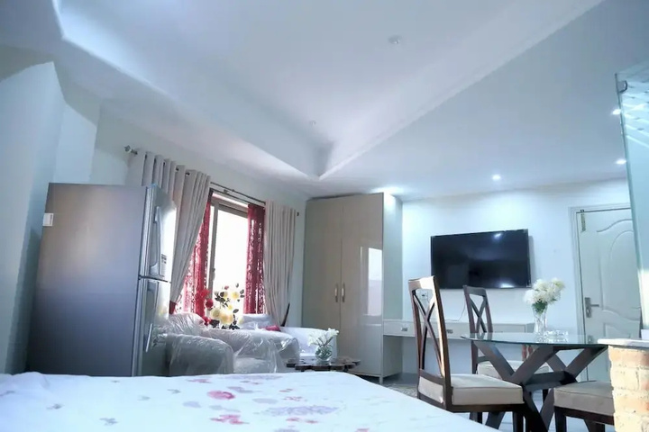 Room 5 of 13