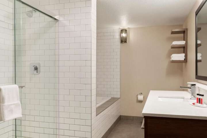 Room 27 of 44