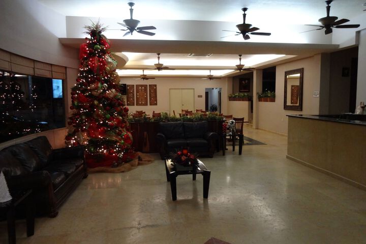 Hotel Interior 5 of 38