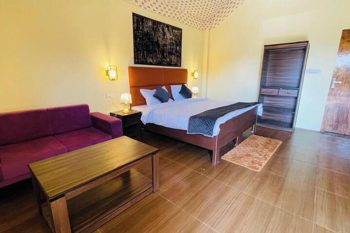 Room 5 of 25