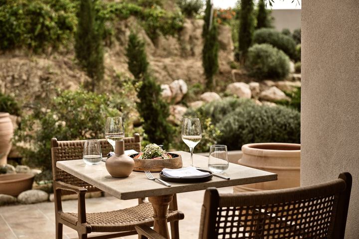 Dining 90 of 96