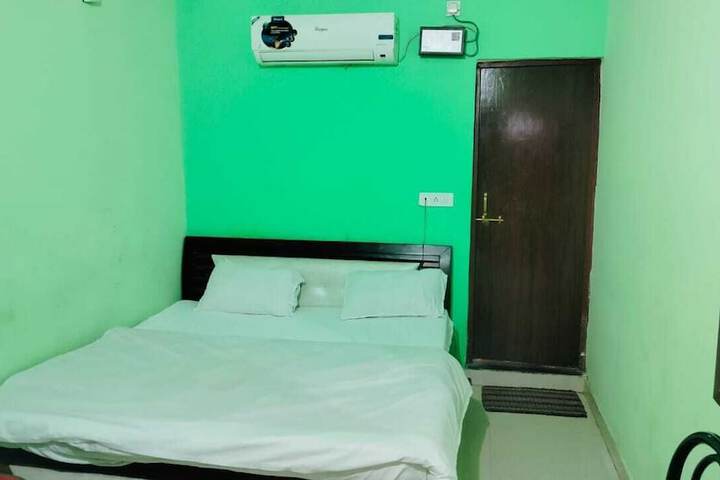 Room 26 of 50