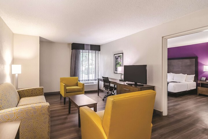 Room 33 of 53