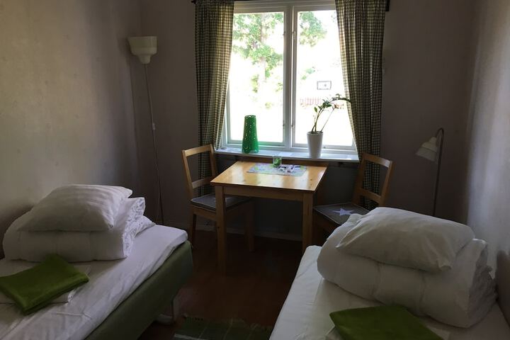 Room 10 of 38