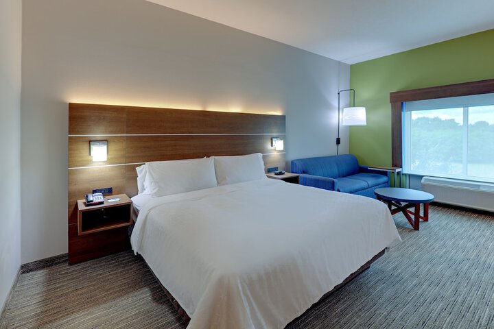 Standard | King Bed (9 of 25)