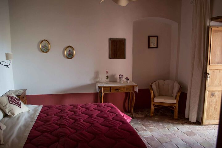 Room 5 of 27