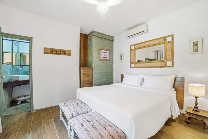 Room 42 of 83