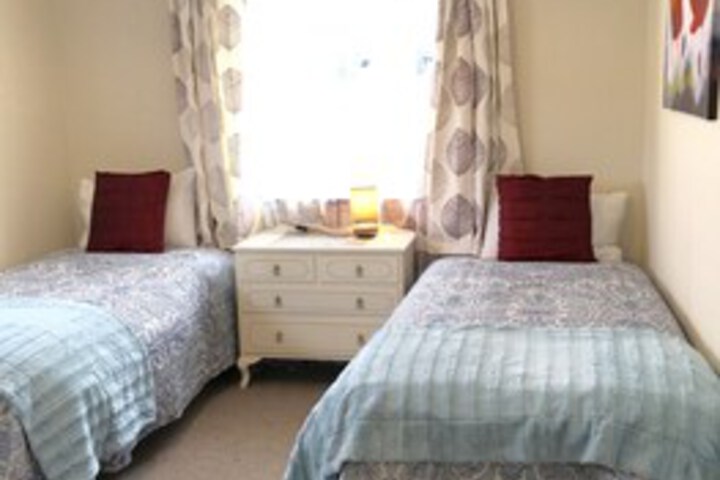 Room 27 of 34