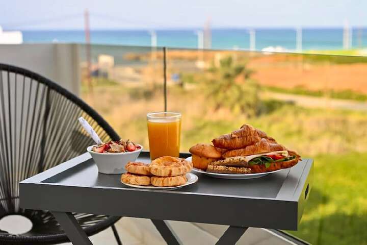 Breakfast/Coffee Service 86 of 121