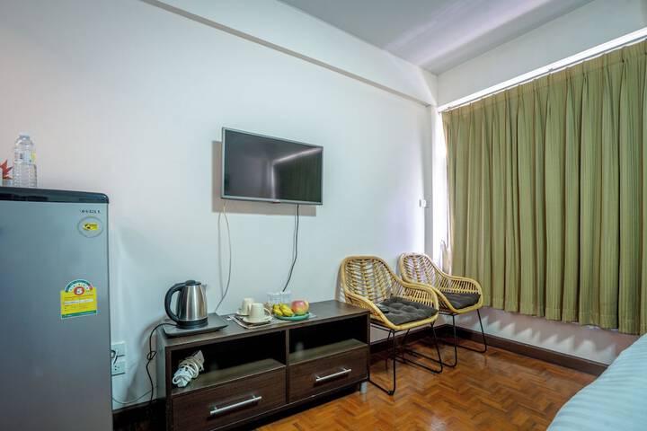 Room 9 of 25