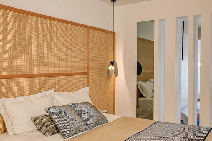 Room 38 of 190