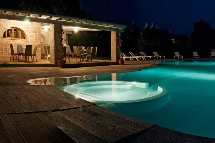 Hotel with Pool
