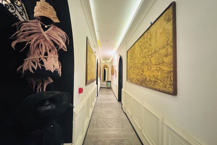 Ballroom/Hall 47 of 52
