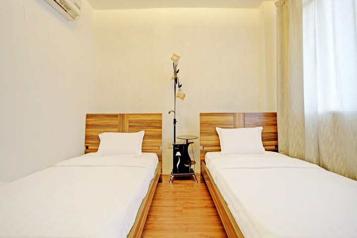Room 16 of 27