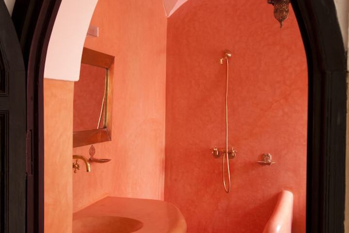 Room 16 of 42