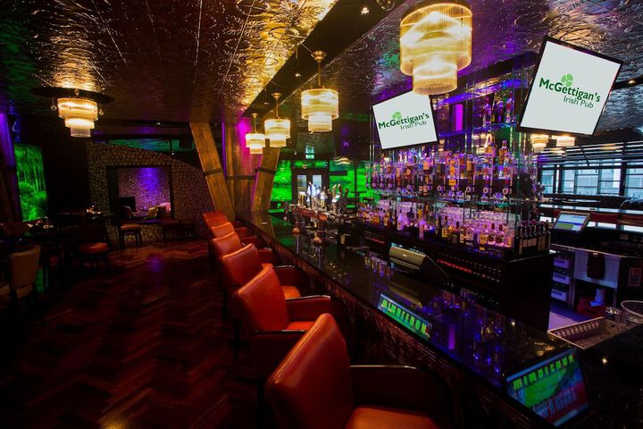 Lounge 62 of 68