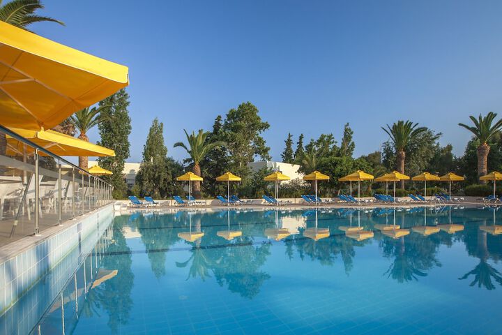 Hotel Pool