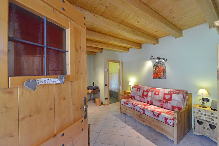 Room 14 of 42