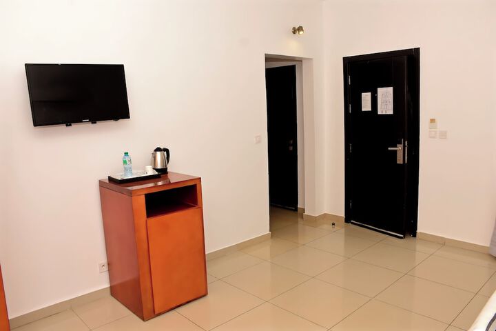 Room 35 of 74