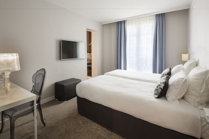 Room 8 of 37