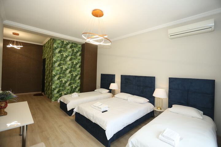 Room 11 of 36