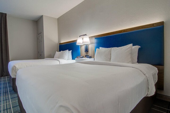Room 33 of 59