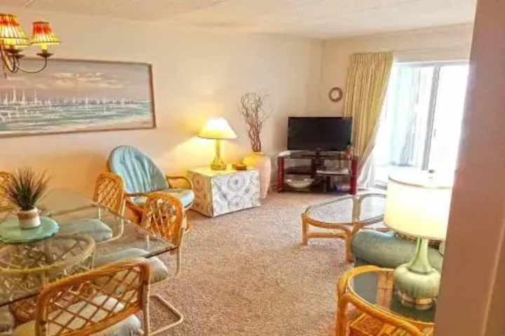 Room 2 of 10